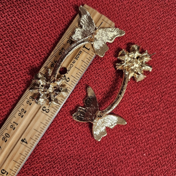 Pinky purple butterflies and multicolored rhinestone flower dangle earrings - Picture 3 of 6